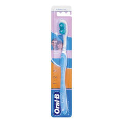 Oral B Toothbrush Delicate White 40 Medium